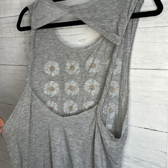 Fifty Street Twist Open Back Floral Tank | SIZE S - Picture 4 of 6